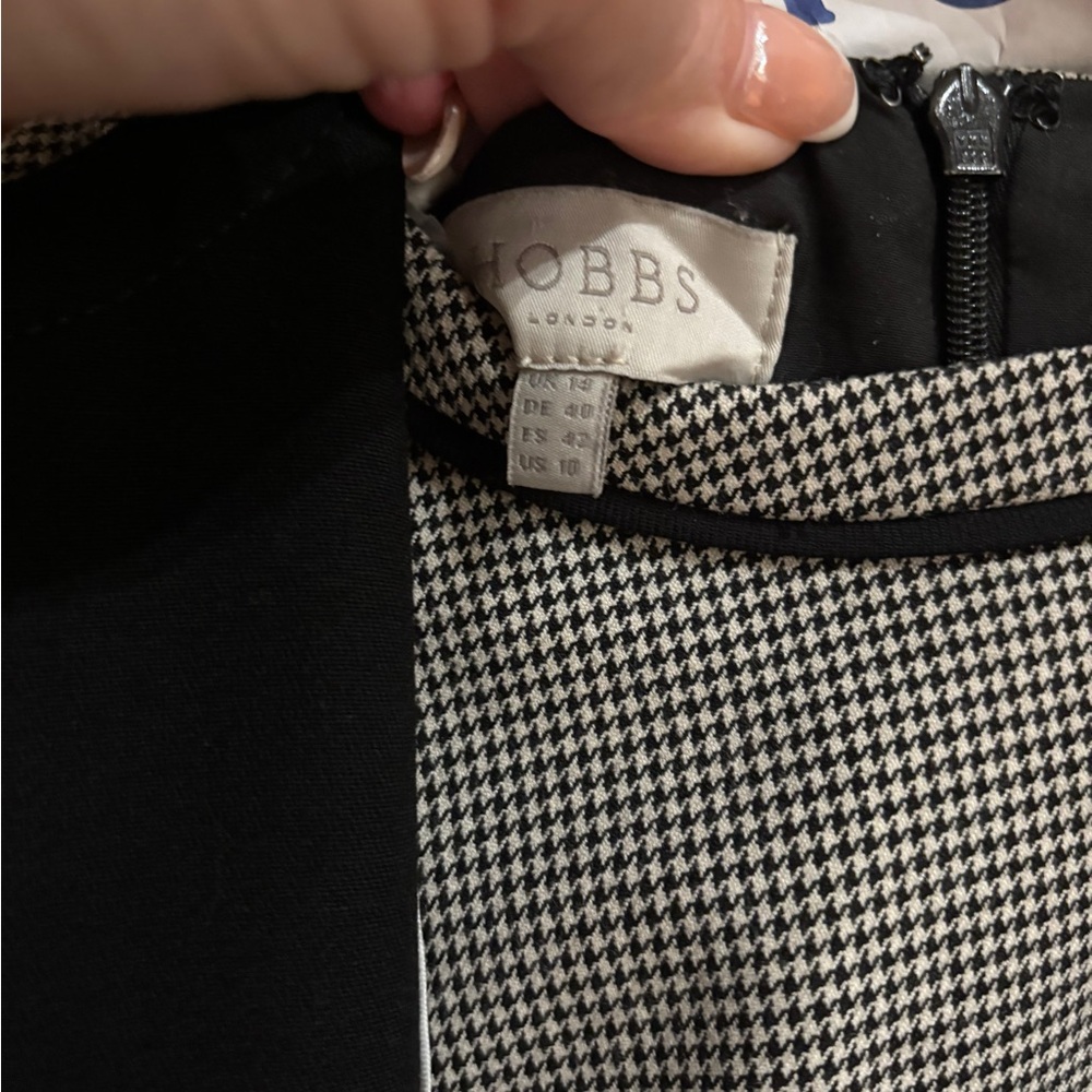 Black and White Dress w Jacket.  Worn twice - non smoking, no pets home :)